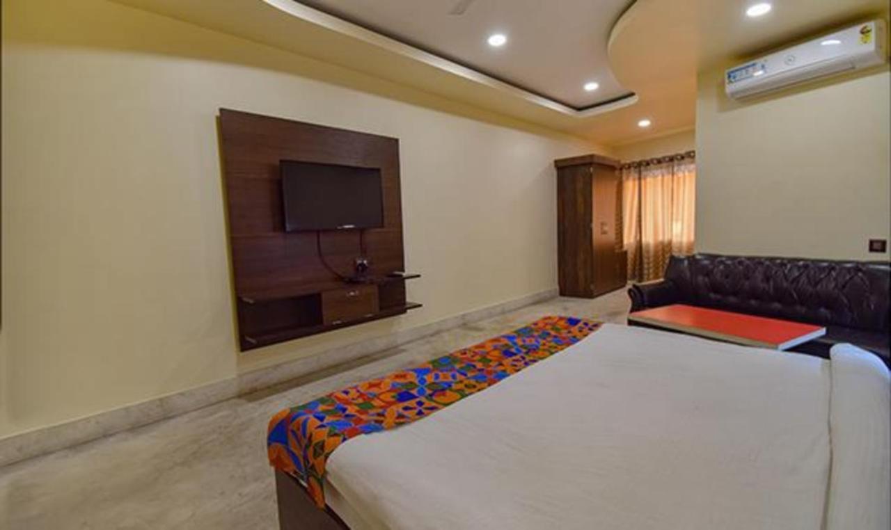 Fabhotel Rr Suites Гувахати Экстерьер фото