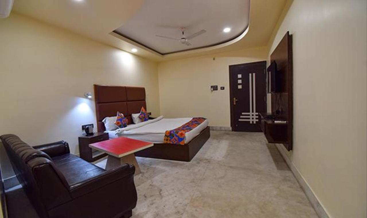Fabhotel Rr Suites Гувахати Экстерьер фото
