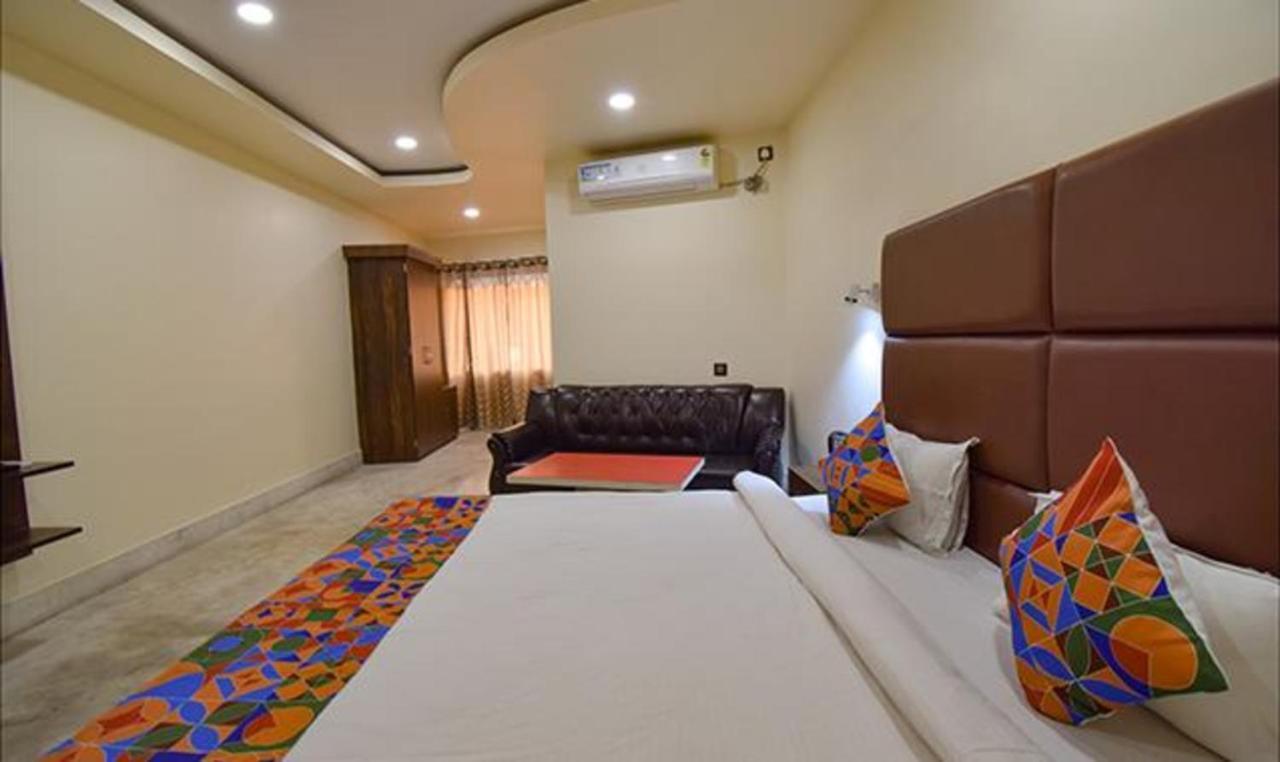 Fabhotel Rr Suites Гувахати Экстерьер фото